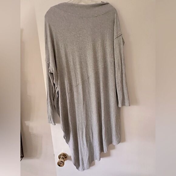 We the Free asymmetrical top in grey, Size M, loose fit.  Great condition. - Picture 2 of 3